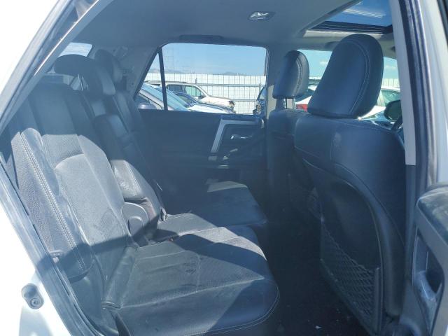 Photo 11 from auction – 2020 TOYOTA 4RUNNER SR with VIN JTEBU5JR1L5806147
