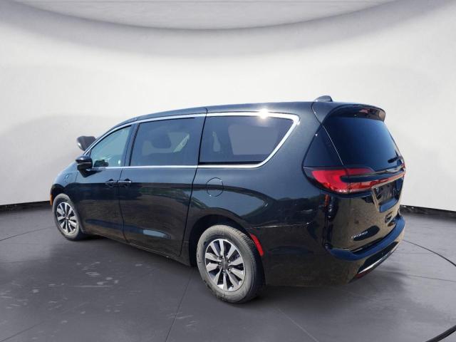 Photo 2 from auction – 2022 CHRYSLER PACIFICA H with VIN 2C4RC1L78NR137018