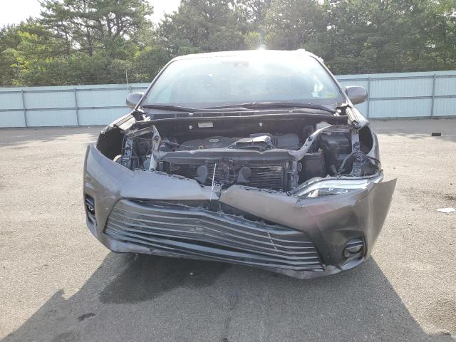 Photo 5 from auction – 2018 TOYOTA SIENNA XLE with VIN 5TDYZ3DC7JS918597