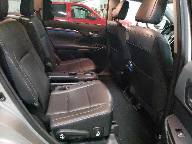 Photo 11 from auction – 2017 TOYOTA HIGHLANDER with VIN 5TDDZRFH0HS442827