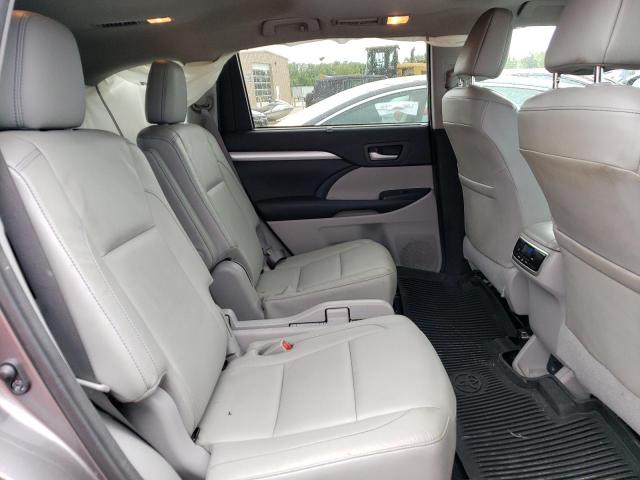 Снимка 11 от търг – 2017 TOYOTA HIGHLANDER с VIN 5TDJZRFH2HS444727