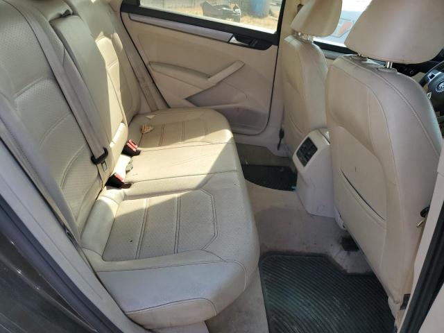 Photo 10 from auction – 2015 VOLKSWAGEN PASSAT SE with VIN 1VWBV7A30FC044841