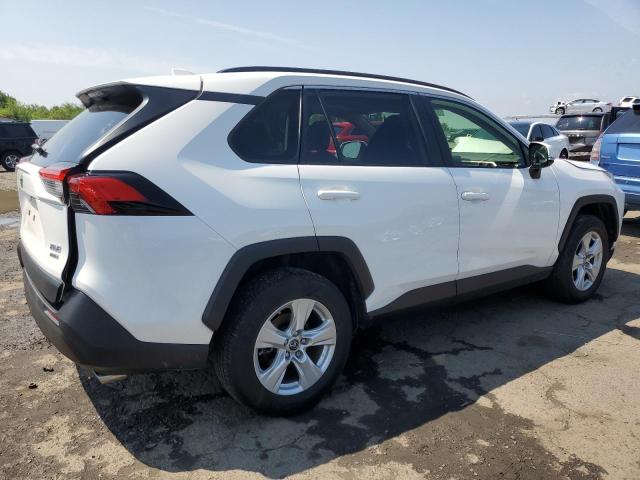 Photo 3 from auction – 2019 TOYOTA RAV4 XLE with VIN JTMP1RFV3KD035260