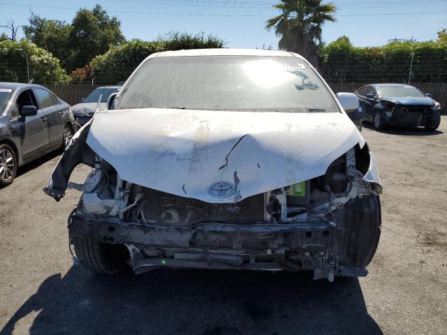 Photo 5 from auction – 2015 TOYOTA SIENNA LE with VIN 5TDKK3DC9FS634048