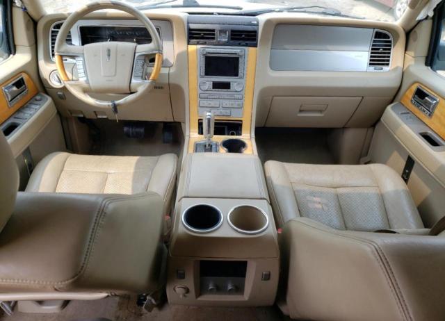 Photo 8 from auction – 2010 LINCOLN NAVIGATOR with VIN 5LMJJ3J5XAEJ09043