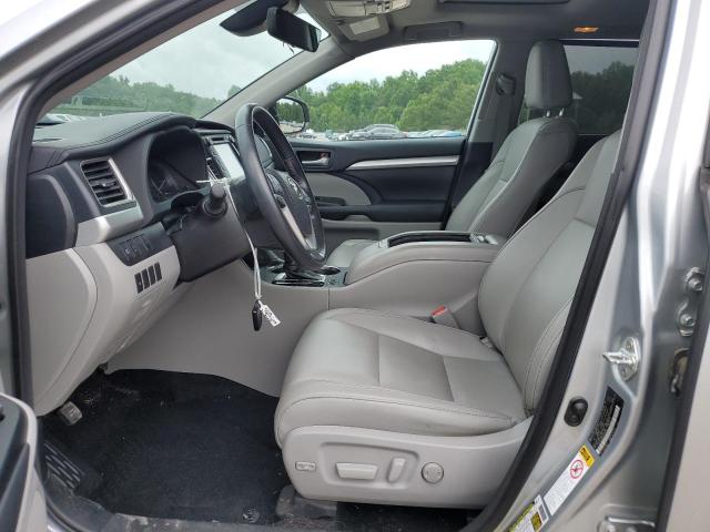 Photo 7 from auction – 2018 TOYOTA HIGHLANDER with VIN 5TDJZRFH1JS532335