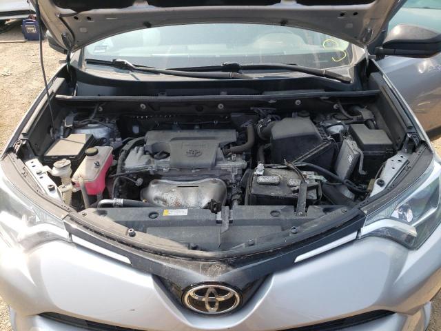 Photo 11 from auction – 2017 TOYOTA RAV4 LE with VIN 2T3BFREV2HW650780