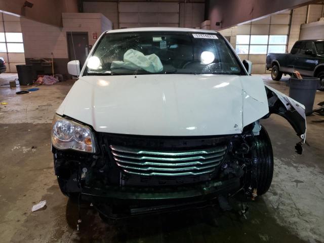 Photo 5 from auction – 2014 CHRYSLER TOWN & COU with VIN 2C4RC1BG0ER447018