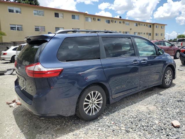 Photo 3 from auction – 2018 TOYOTA SIENNA XLE with VIN 5TDYZ3DC3JS939205