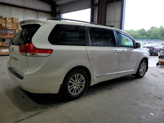 Photo 3 from auction – 2014 TOYOTA SIENNA XLE with VIN 5TDYK3DC5ES453876