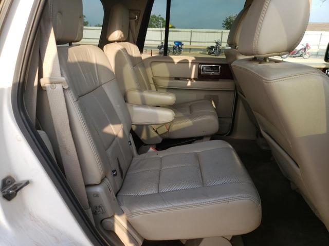 Photo 11 from auction – 2011 LINCOLN NAVIGATOR with VIN 5LMJJ2H50BEJ06217