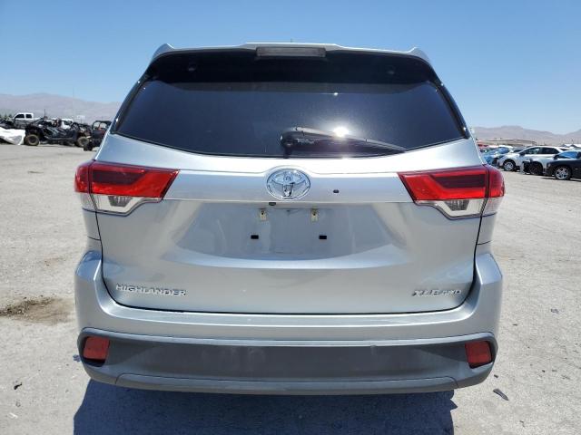 Photo 6 from auction – 2018 TOYOTA HIGHLANDER with VIN 5TDJZRFH0JS552818