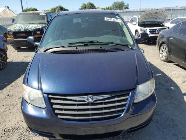 Photo 5 from auction – 2006 CHRYSLER TOWN & COU with VIN 1A4GP45RX6B504667