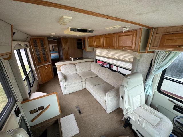 Photo 6 from auction – 1996 CHEVROLET P30 with VIN 1GBLP37N8T3300419