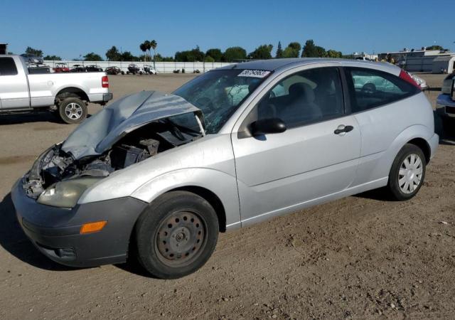 FORD FOCUS ZX3 2005 with VIN 3FAFP31N25R155986 - Photo from auction