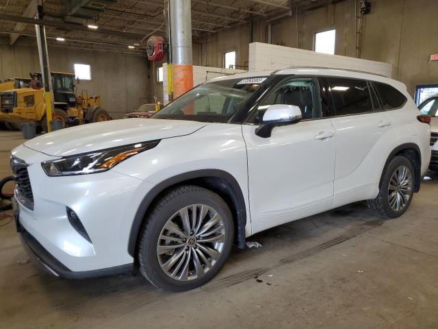 TOYOTA HIGHLANDER 2022 with VIN 5TDFZRBHXNS167154 - Photo from auction