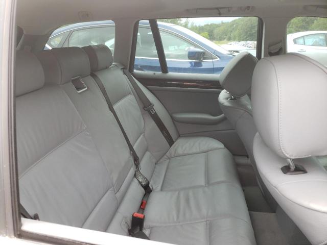 Photo 10 from auction – 2002 BMW 325 XIT with VIN WBAEP33492PF01125