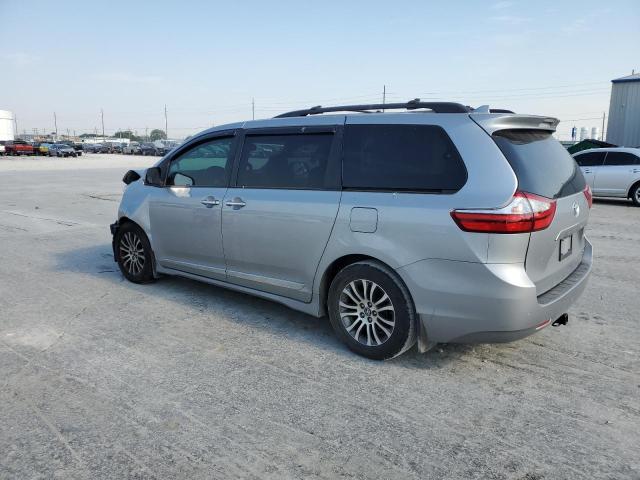 Photo 2 from auction – 2018 TOYOTA SIENNA XLE with VIN 5TDYZ3DC7JS951079