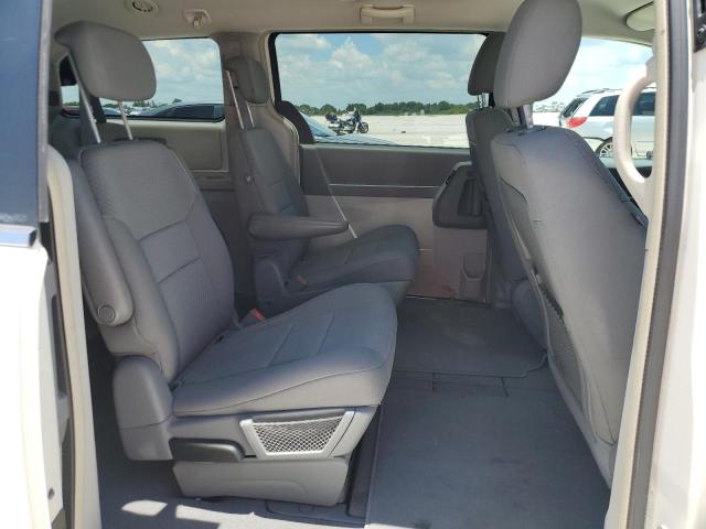 Photo 11 from auction – 2009 CHRYSLER TOWN & COU with VIN 2A8HR44E89R589431