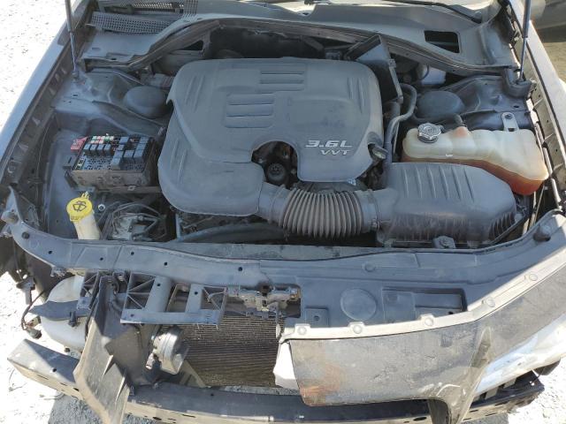 Photo 11 from auction – 2016 CHRYSLER 300C with VIN 2C3CCAKG1GH212890