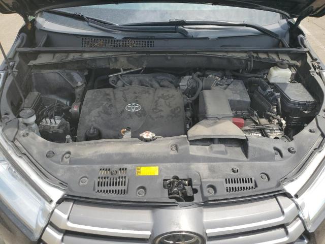 Photo 11 from auction – 2018 TOYOTA HIGHLANDER with VIN 5TDJZRFHXJS523178