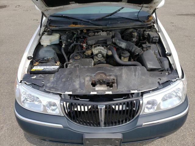 Photo 11 from auction – 2002 LINCOLN TOWN CAR with VIN 1LNHM82W12Y655100