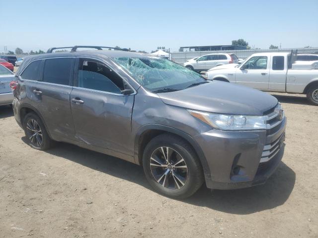 Photo 4 from auction – 2018 TOYOTA HIGHLANDER with VIN 5TDZARFH9JS037911