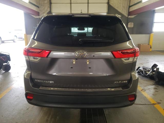 Photo 6 from auction – 2018 TOYOTA HIGHLANDER with VIN 5TDJZRFH9JS836237