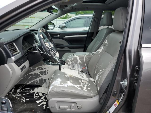 Photo 7 from auction – 2019 TOYOTA HIGHLANDER with VIN 5TDJZRFH6KS621822