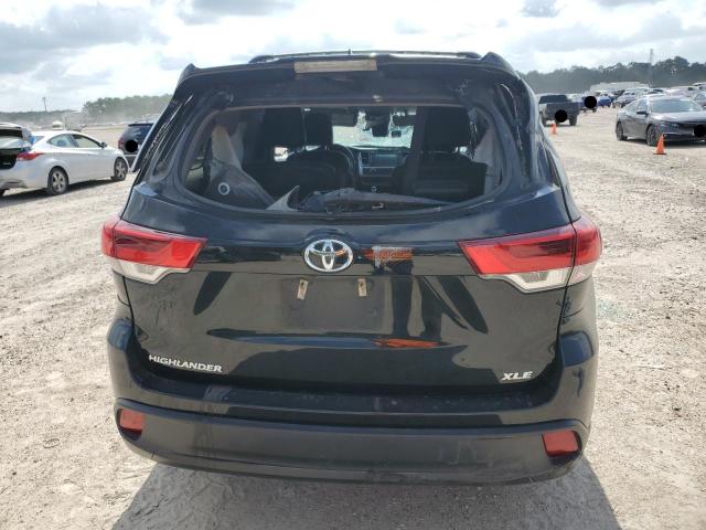 Photo 6 from auction – 2018 TOYOTA HIGHLANDER with VIN 5TDKZRFH4JS261923