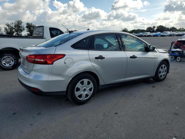 Photo 3 from auction – 2018 FORD FOCUS S with VIN 1FADP3E25JL255189