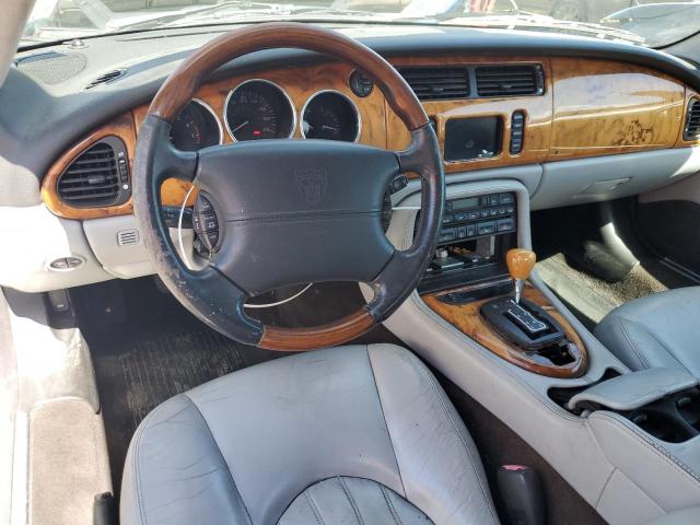 Photo 8 from auction – 2005 JAGUAR XK8 with VIN SAJDA42C852A40596