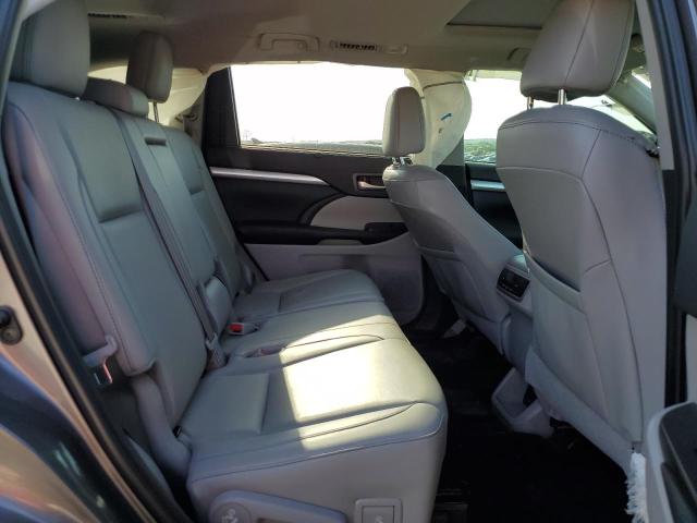 Photo 10 from auction – 2019 TOYOTA HIGHLANDER with VIN 5TDKZRFH8KS553902