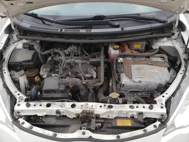 Photo 11 from auction – 2014 TOYOTA PRIUS C with VIN JTDKDTB38E1569606