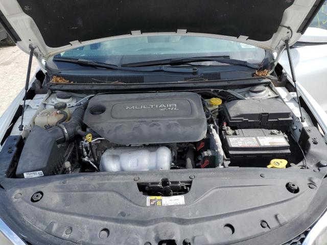 Photo 11 from auction – 2015 CHRYSLER 200 LIMITE with VIN 1C3CCCAB6FN724068