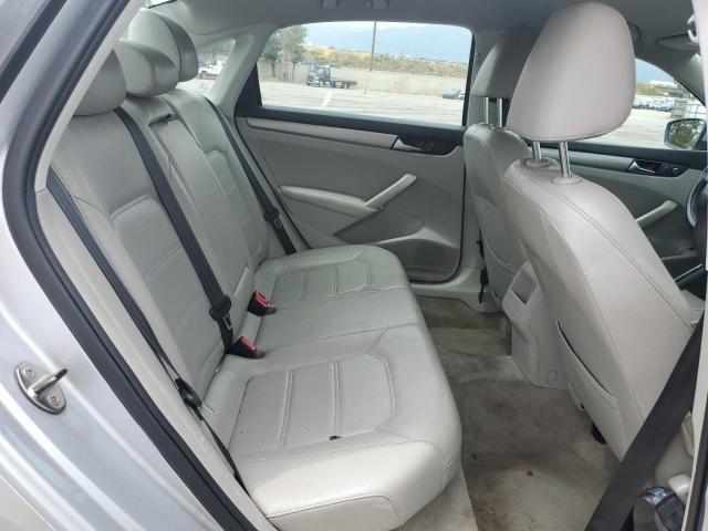 Photo 10 from auction – 2014 VOLKSWAGEN PASSAT S with VIN 1VWAT7A35EC068746