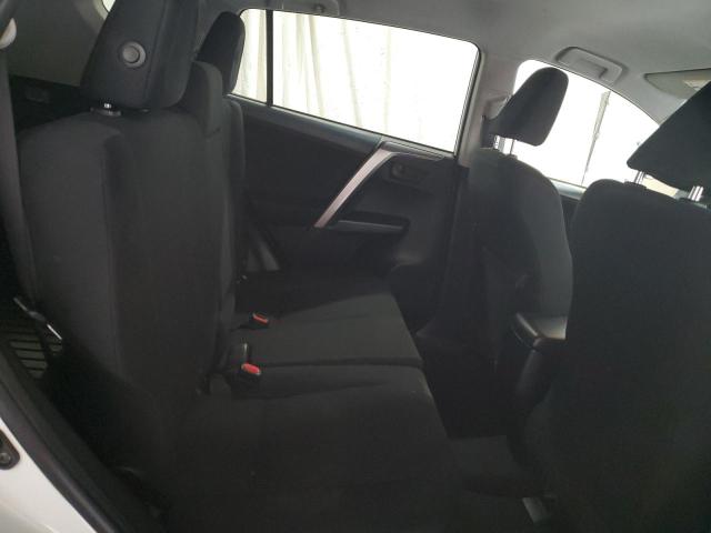 Photo 11 from auction – 2017 TOYOTA RAV4 LE with VIN JTMBFREV0HJ116577