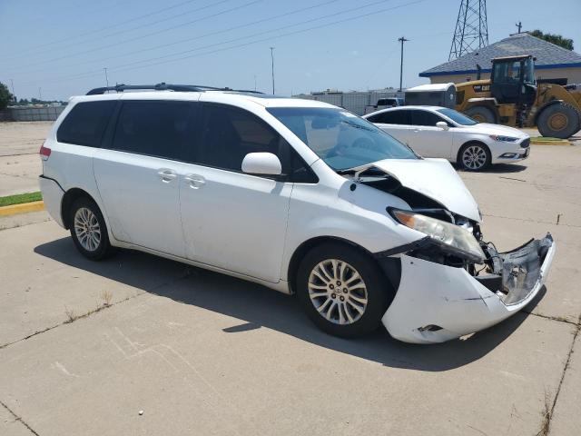 Photo 4 from auction – 2011 TOYOTA SIENNA XLE with VIN 5TDYK3DC5BS010770