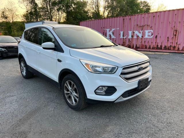 FORD ESCAPE SE 2017 with VIN 1FMCU0GD0HUA52335 - Photo from auction