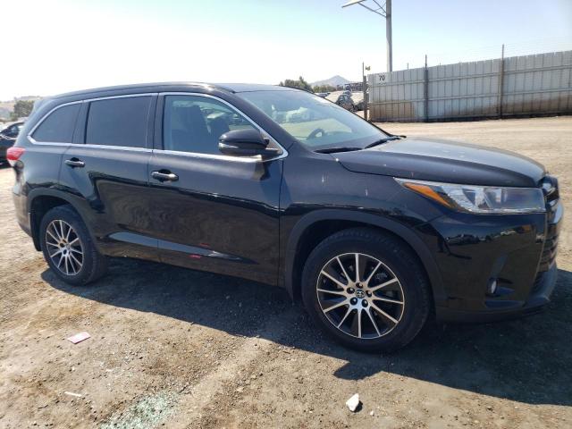 Photo 4 from auction – 2017 TOYOTA HIGHLANDER with VIN 5TDJZRFHXHS417551