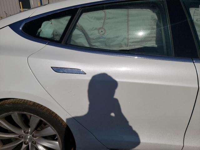 Снимка 10 от търг – 2016 TESLA MODEL S с VIN 5YJSA1E18GF147174
