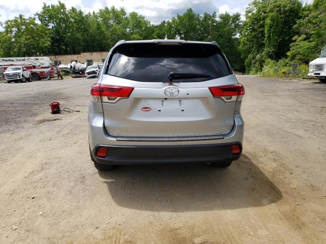 Photo 6 from auction – 2018 TOYOTA HIGHLANDER with VIN 5TDJZRFH9JS835542
