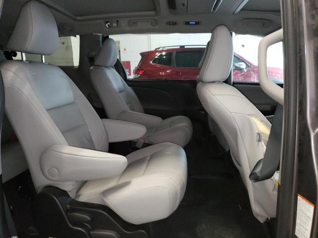 Photo 11 from auction – 2018 TOYOTA SIENNA XLE with VIN 5TDDZ3DC7JS206377