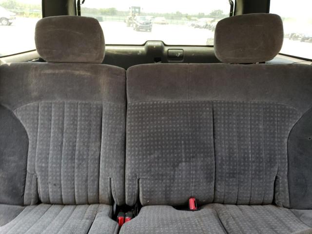 Photo 10 from auction – 2002 CHEVROLET BLAZER with VIN 1GNCS13W62K231951
