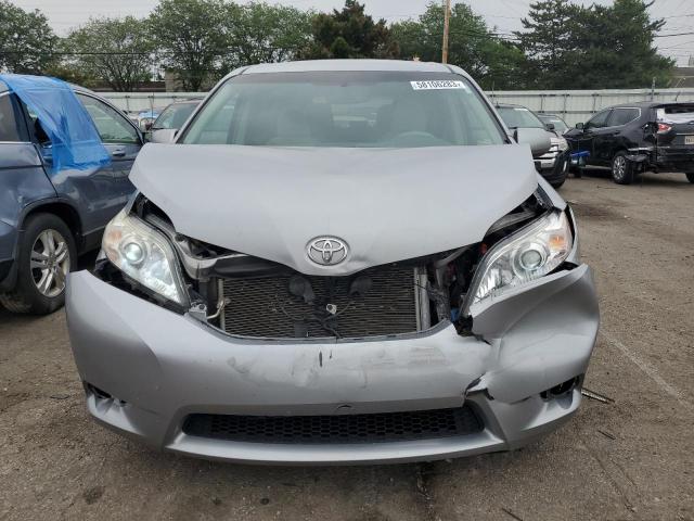 Photo 5 from auction – 2013 TOYOTA SIENNA LE with VIN 5TDKK3DC5DS339235