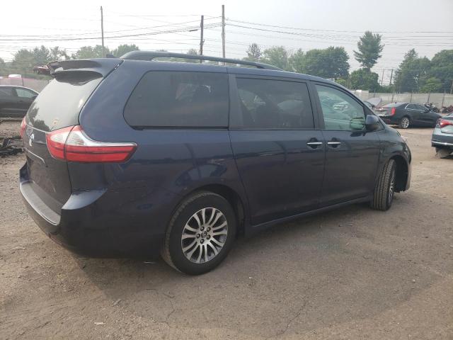 Photo 3 from auction – 2018 TOYOTA SIENNA XLE with VIN 5TDYZ3DC2JS922881