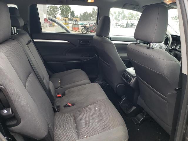 Photo 10 from auction – 2018 TOYOTA HIGHLANDER with VIN 5TDBZRFH1JS843557