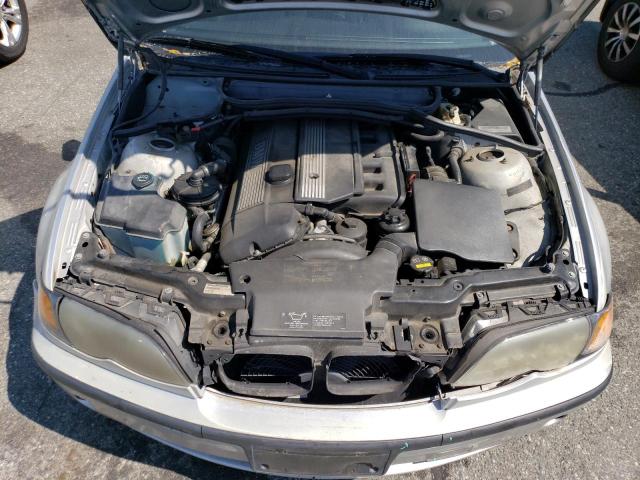 Photo 11 from auction – 2004 BMW 325 I with VIN WBAET37464NJ42916