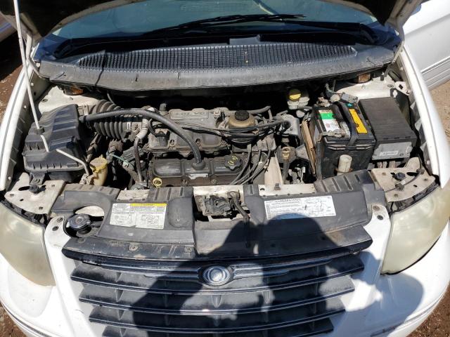 Photo 12 from auction – 2005 CHRYSLER TOWN & COU with VIN 2C8GP64L55R338233