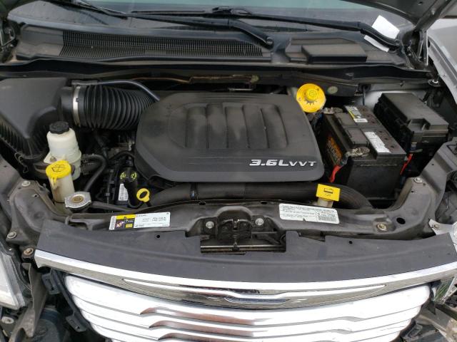 Photo 12 from auction – 2015 CHRYSLER TOWN & COU with VIN 2C4RC1BG7FR505322